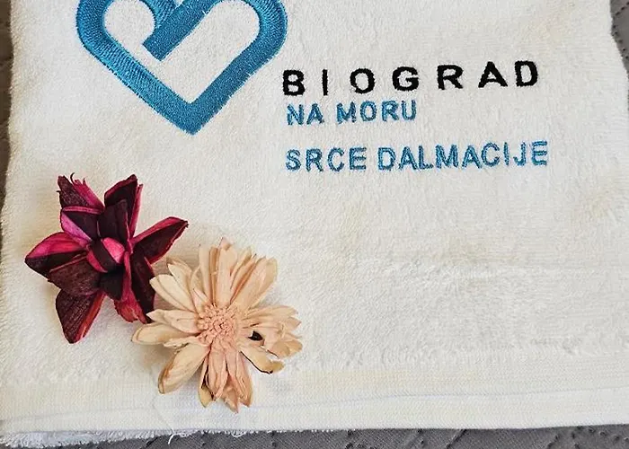 Daire Jelena Biograd Na Moru