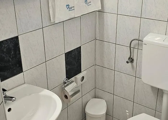 Jelena Biograd Na Moru