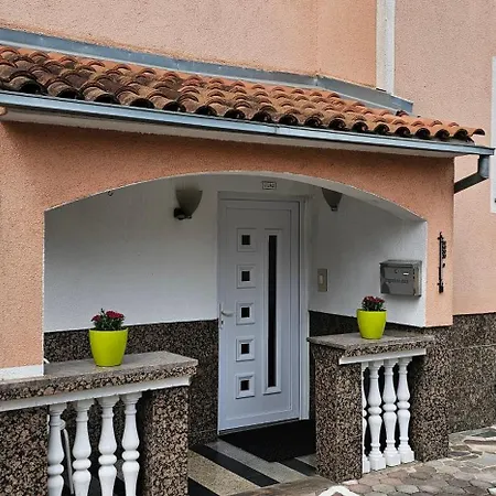 Apartment Jelena *